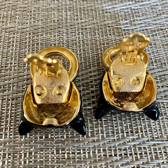 Black panther door knocker clip on earrings - Picture 5 of 5